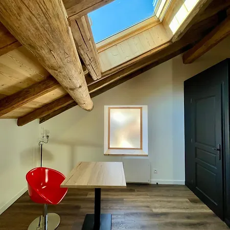 La Maizon Du Bois 拉普拉涅